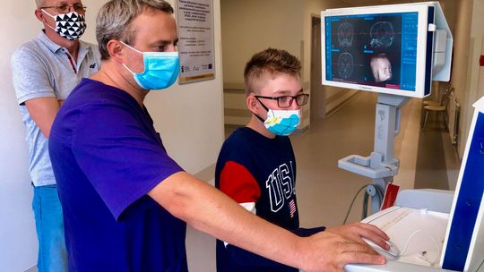 12-letni Kacper drukował przyłbice dla medyków. Szpital dziękuje teraz za pomoc