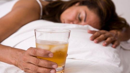 Kac na L4 w statystykach ZUS, Tyle dni wolnych biorą Polacy przez alkohol
