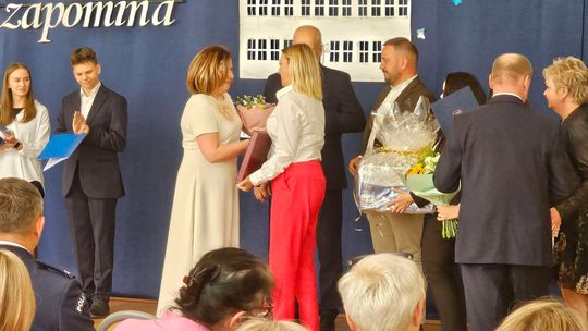 80-letnia historia szkoły w pigułce. Niektórzy gorzko ją przełknęli