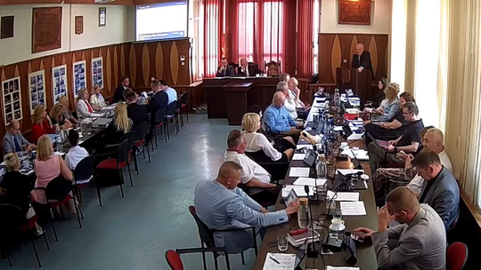 Afera z kortem. Dlatego burmistrz Sawaryn nie powinien otrzymać absolutorium?