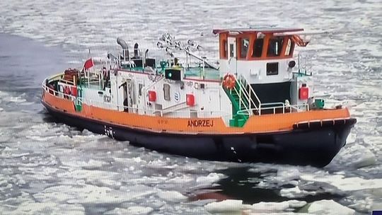 Akcja lodołamania rozpoczęta. Polskie i niemieckie jednostki kruszą lód pod Gryfinem i Widuchową Akcja lodołamania rozpoczęta. Polskie i niemieckie jednostki kruszą lód pod Gryfinem i Widuchową