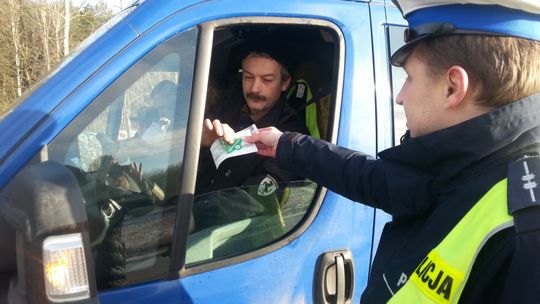 Akcja Znicz 2015 i naklejka „Nigdy nie jeżdżę po alkoholu” dla trzeźwego kierowcy