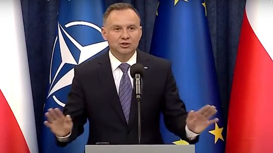 Andrzej Duda jest za, a nawet przeciw Lex Tusk. Rejterada prezydenta