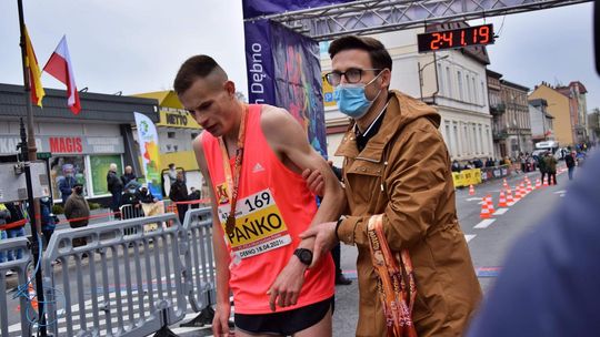 Andrzej Pańko pokonał 42,195 km w czasie 2 godz. 41 min