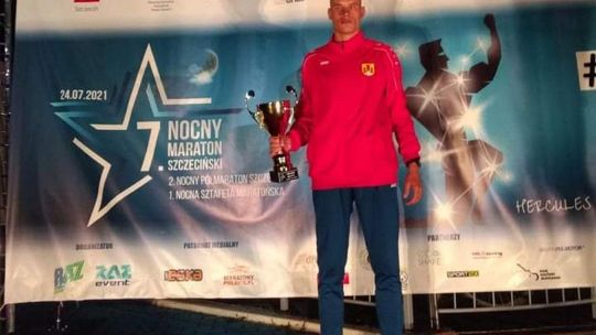 Andrzej Pańko zwycięzcą nocnego półmaratonu