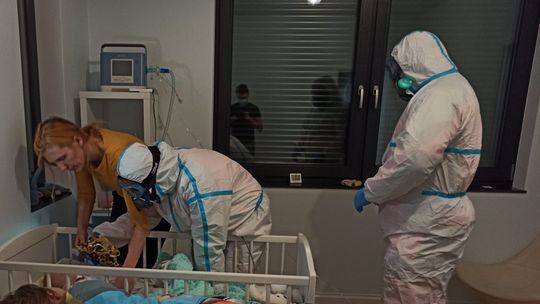 Ania Orłowska trafiła do szpitala z zapaleniem płuc! Maluszku, walcz! 