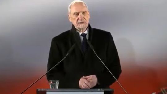 Antoni Macierewicz i oskarżenia o współpracę z rosyjskimi służbami specjalnymi. Pytanie o bezpieczeństwo