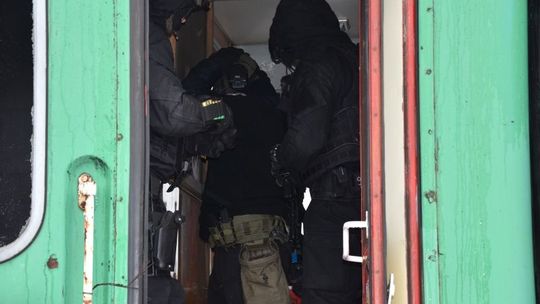 Antyterroryści w pociągu