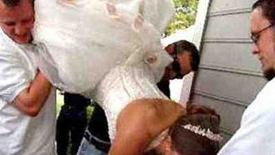 Aparat ukradli po ślubie