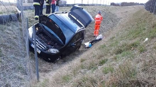 Auto wypadło z drogi