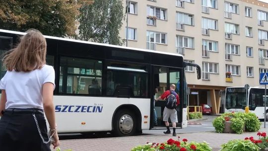 Autobusy linii 1 PKS Szczecin-Gryfino: Problemy z klimatyzacją i komunikacją