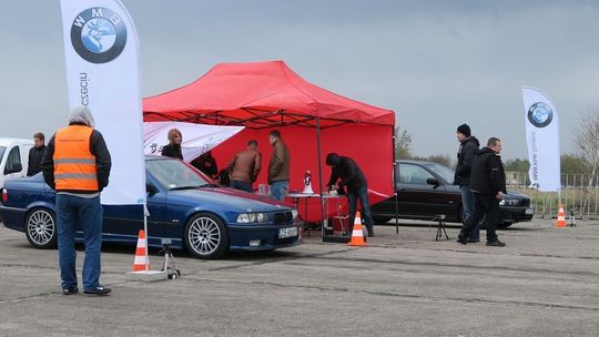 Automianiacy zapraszają na wyścigi i jazdę z wpadaniem w poślizg