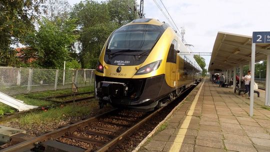 Awanturował się w pociągu i zaatakował policjantów