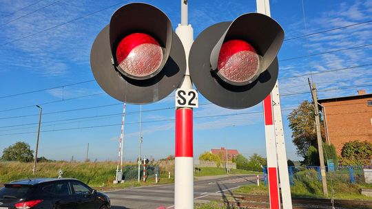 Awaria na przejeździe kolejowym w powiecie gryfińskim. Czerwone światło zdezorientowało kierowców