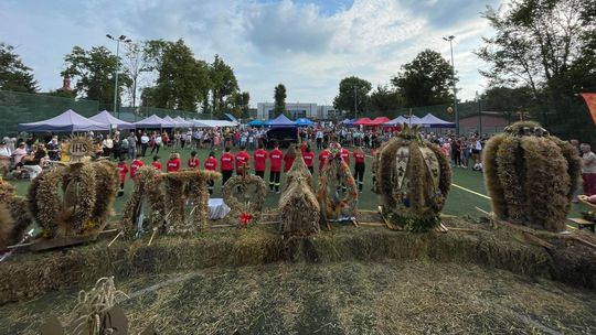 Aż 10 wieńców dożynkowych zaprezentowano w Krzywinie [ZDJĘCIA]
