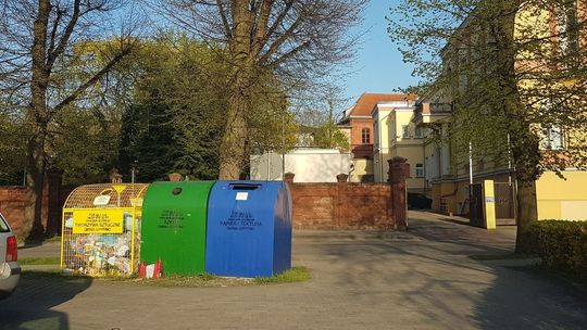 Bałagan pod oknem wiceburmistrza zagraża bezpieczeństwu