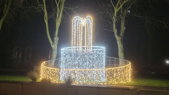 Banie rozbłysły na święta! Świetlna nowość przy kościele