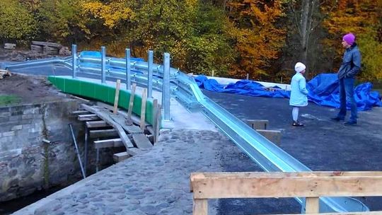 Barykada na moście formą protestu? – pyta czytelniczka