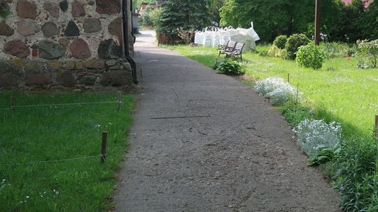 Będą mieli wybrukowaną drogę wokół kościoła