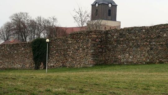 Będzie ścieżka spacerowa wokół murów