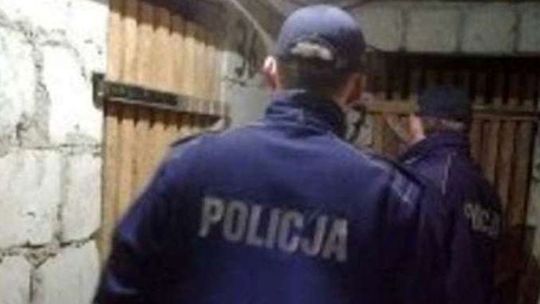 Bezczelny włamywacz zakradł się do piwnicy o północy