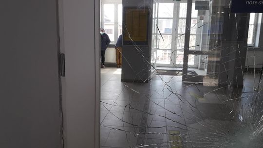 Bezdomni zmienili miejsce. Fatalna wizytówka Gryfina