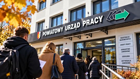 Rostnie liczba bezrobotnych w Polsce. Rejestrują się dla ubezpieczenia czy w poszukiwaniu pracy