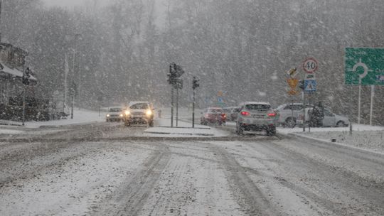 Biało i ślisko na drogach