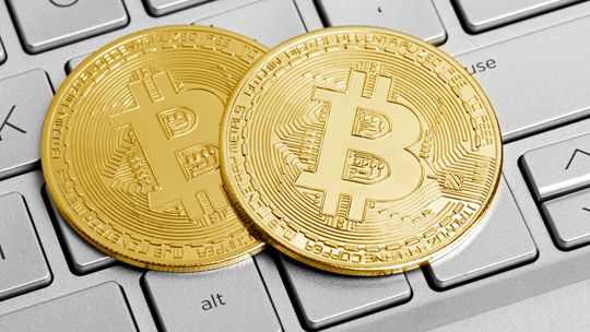 Bitcoin: Wprowadzenie do kryptowalut i technologii blockchain Bitcoin: Wprowadzenie do kryptowalut i technologii blockchain