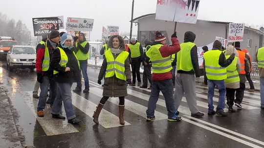 Blokowali drogę w proteście
