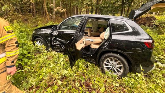 BMW czołowo uderzyło w auto marki Seat. Prawidłowo jadąca w szpitalu