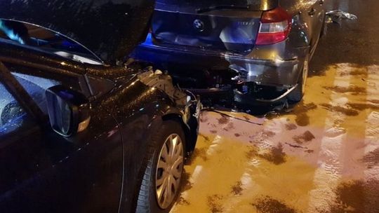 BMW wyprzedzał Audi i… "zahaczył". Co ukrywał kierowca?