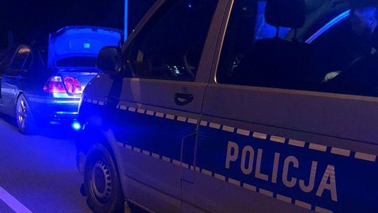 BMW z narkotyzującym się kierowcą 