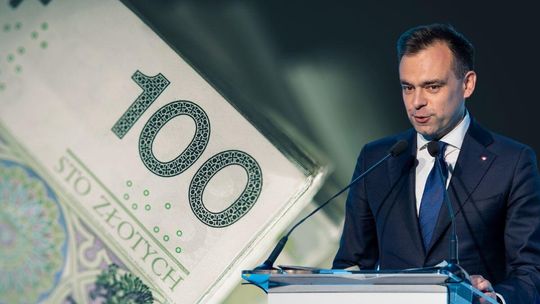 O ile wzrośnie pensja minimalna. Skrajane podejścia do tematu