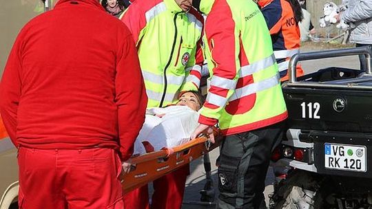 Bójki, upadki i wybuchy materiałów pirotechnicznych