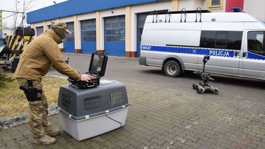 Bomba rozbrojona - policjanci ćwiczyli wspólnie z innymi służbami