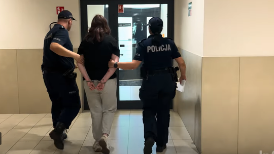 Bombiara została aresztowana. Ewakuowano wszystkich z wielu szkół