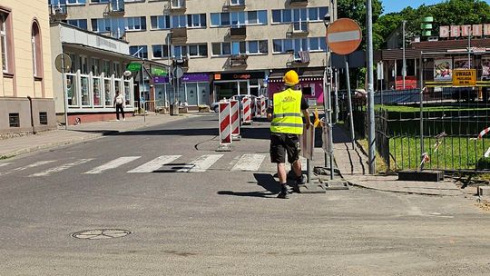 Brak szacunku dla kierowców w Gryfinie. Chaos parkingowy w centrum. Brak szacunku dla kierowców w Gryfinie. Chaos parkingowy w centrum.