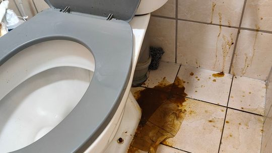 Brudna toaleta w Intermarche [skarga czytelniczki]