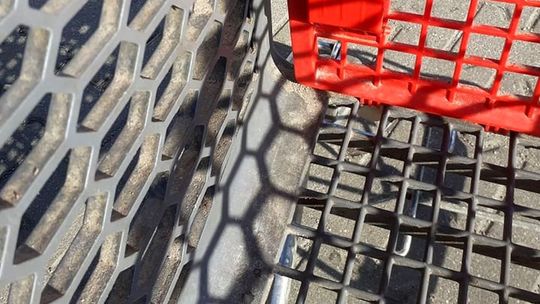 Brudne wózki w sklepie Intermarche Brudne wózki w sklepie Intermarche