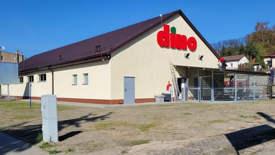 Budują Dino. Protestują przeciwko brzydkiej bryle i - tak jak w Gryfinie - lokalizacji