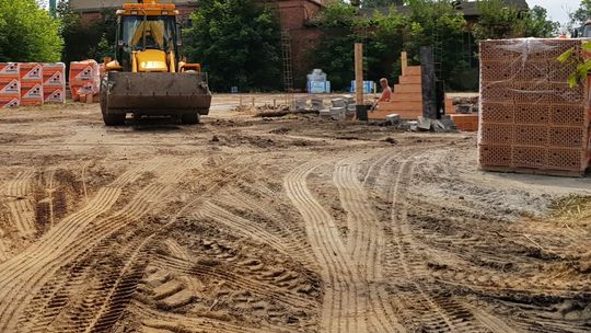 Budują kolejne Dino. Dziś pierwsza ściana, a jesienią sklep już będzie gotowy