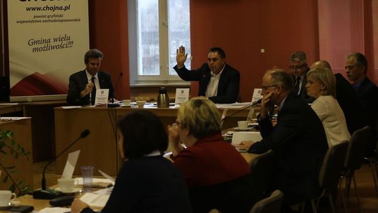 Budżet na 2018 r. przyjęty jednogłośnie. Burmistrz zapowiada tłusty rok