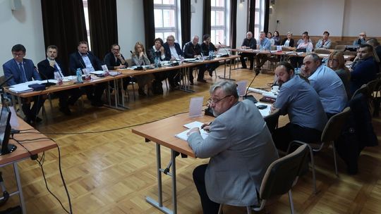 Budżet wyższy mimo niższych subwencji i dochodów z podatków