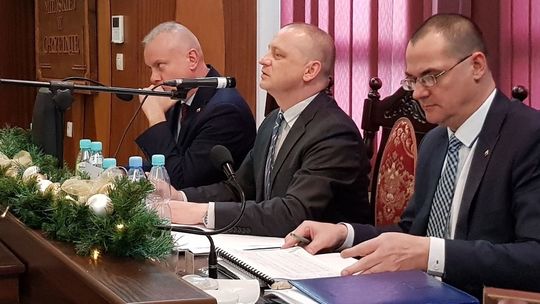 Burmistrz chce nadzwyczajnej sesji Burmistrz chce nadzwyczajnej sesji