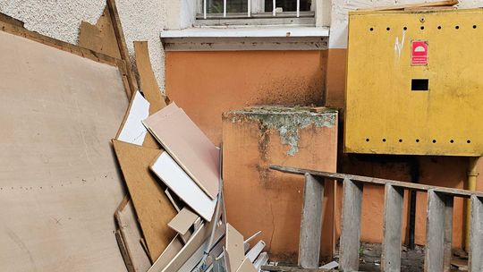 Burmistrz Mieszkowic przywitał gości... śmieciami. Wstyd nawet za Odrą! [ZDJĘCIA]