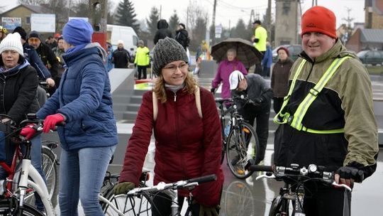 Burmistrz na otwarciu ścieżki rowerowej