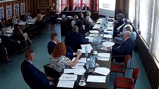 Burmistrz nie potrafi czytelnie zaprezentować online raportu o stanie gminy Burmistrz nie potrafi czytelnie zaprezentować online raportu o stanie gminy