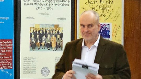 Burmistrz obudził się: na sesji absolutoryjnej ma mało radnych. Kupczenie głosami "wstrzymującymi się"