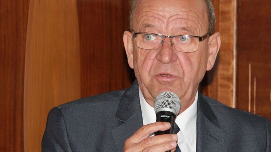 Burmistrz potwierdza przyznanie premii Musze